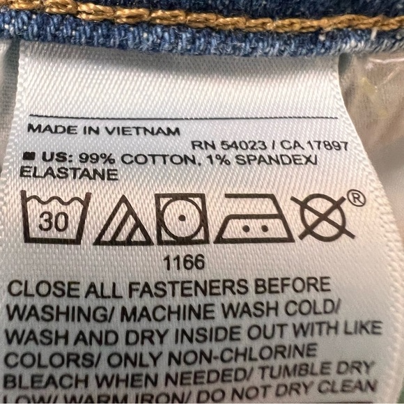 Old Navy Mid-Rise Cut-Off Boyfriend Straight Jeans Size 12 - Picture 6 of 12